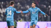 Pada laga kali ini, Jay Idzes, sukses mengukir sejarah dengan mencetak gol perdana di Serie A. Kapten skuad Garuda itu juga jadi orang pertama Indonesia yang berhasil mencetak gol di kasta tertinggi Liga Italia. (AFP/Marco Bertorello)
