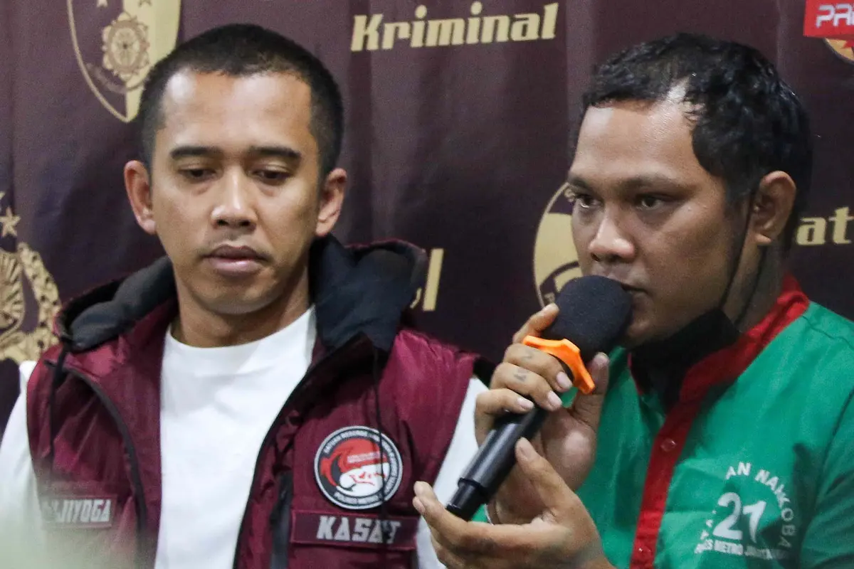 Dihadirkan Saat Rilis Penyalahgunaan Narkoba, Musisi Virgoun Kenakan Baju Tahanan