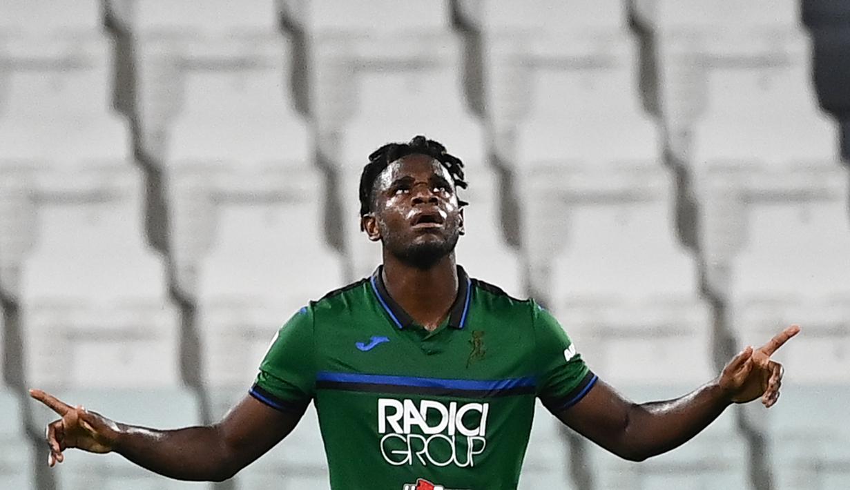 7. Duvan Zapata (Atalanta) - 17 gol. (AFP/Marco Bertorello)