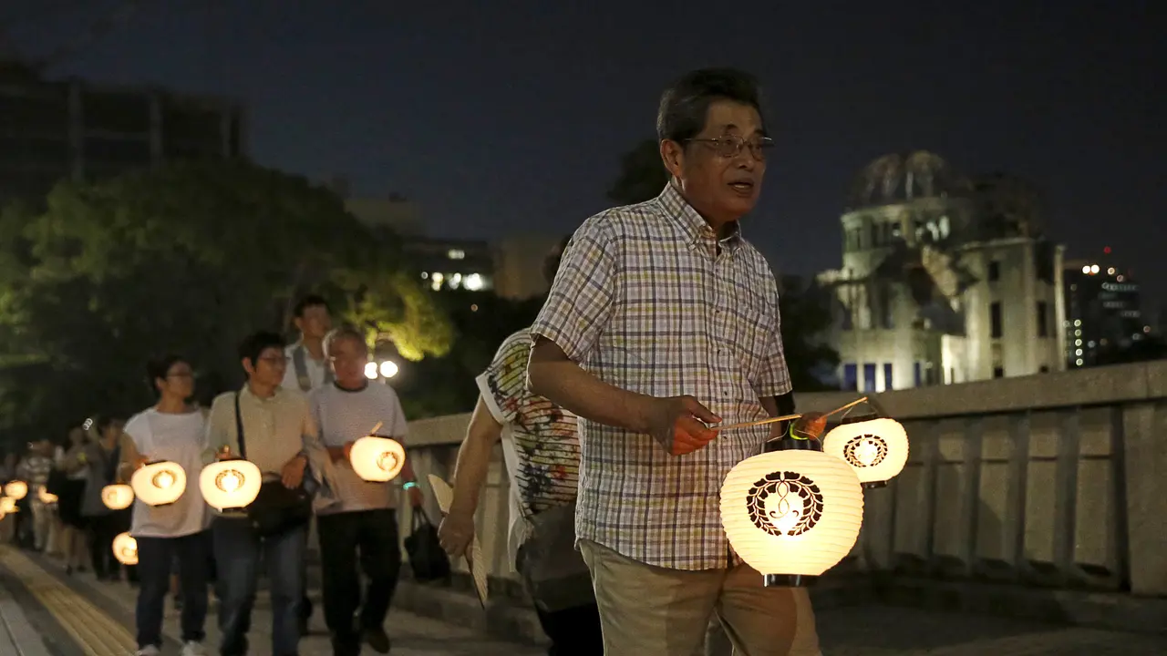 Peringatan ke-70 Bom Hiroshima, Ribuan Lampion Dilarung ke Sungai