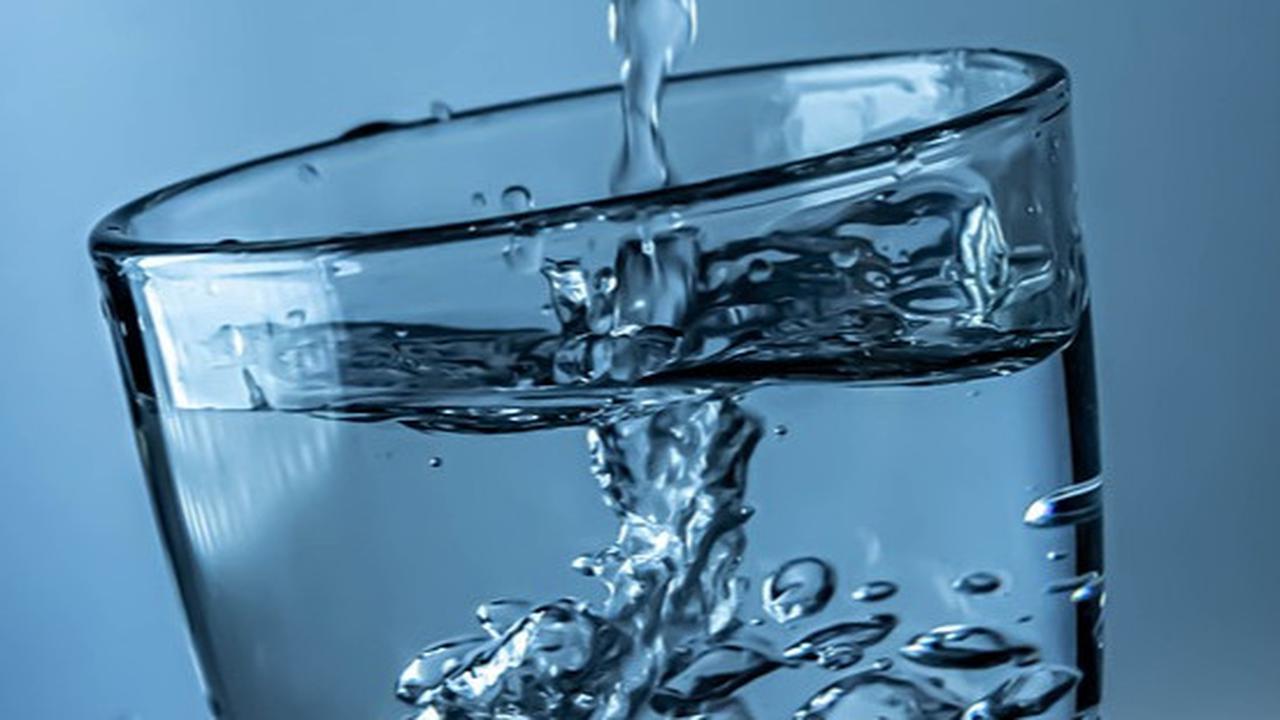 5 Cara Minum Air Putih untuk Turunkan Berat Badan, Perhatikan Waktu