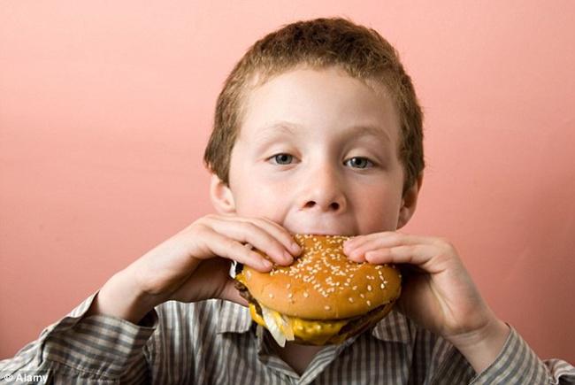 Makanan cepat saji meningkatkan risiko kanker pada anak | Photo: Copyright asiantown.net