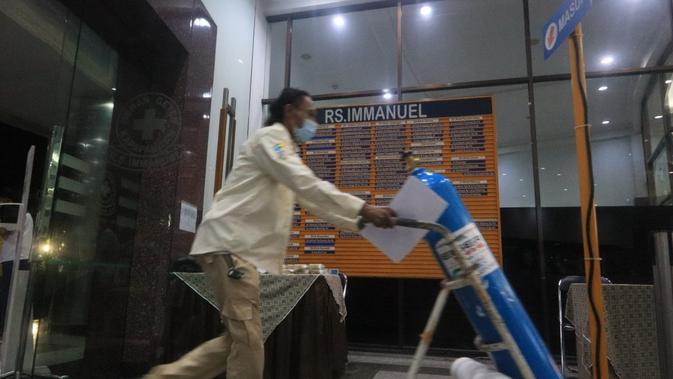 Bantu Tangani COVID-19, Jabar Quick Response Kirim Tabung Oksigen ke Rumah Sakit Immanuel - Vimarsana News