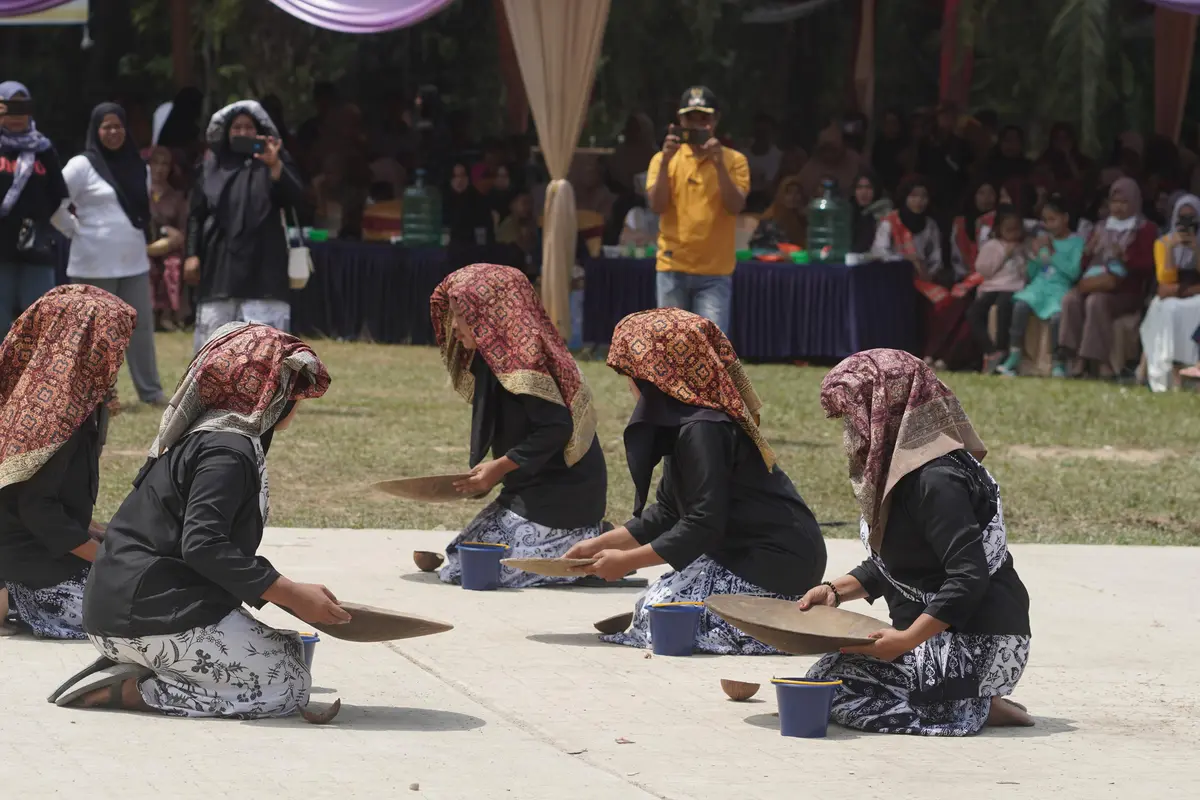 Kemendikbudristek memilih Rumah Tuo Rantau Panjang Tabir menjadi tuan rumah dalam Festival Biduk Gedang Selang Beangkut Kenduri Swarnabhumi 2024 yang digelar pada Sabtu 27 Juli 2024 lalu.