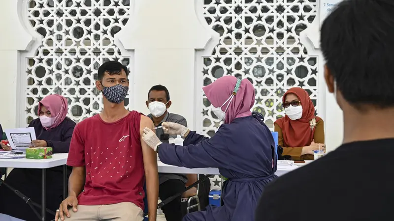 FOTO: Vaksinasi COVID-19 di Masjid Raya Baiturrahman Banda Aceh