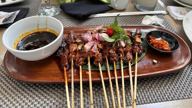 Javanine Resto