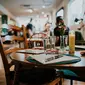 Ilustrasi restoran. Photo by Sandra Seitamaa on Unsplash