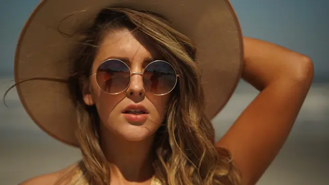 [Fimela] kacamata hitam