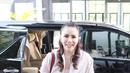 Ia juga kedapatan menggunakan mobil berjenis Alphard, yang memang kerap dipakai para artis untuk berbagai kebutuhan kerja.
