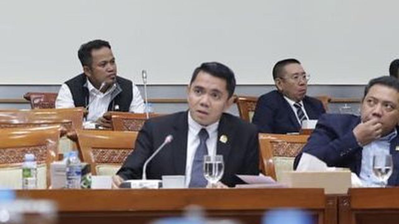 VIDEO: Kesal Arteria Curhat ke Komjen Fadil Imran: Brotherhood Komisi III DPR Sudah Hilang!
