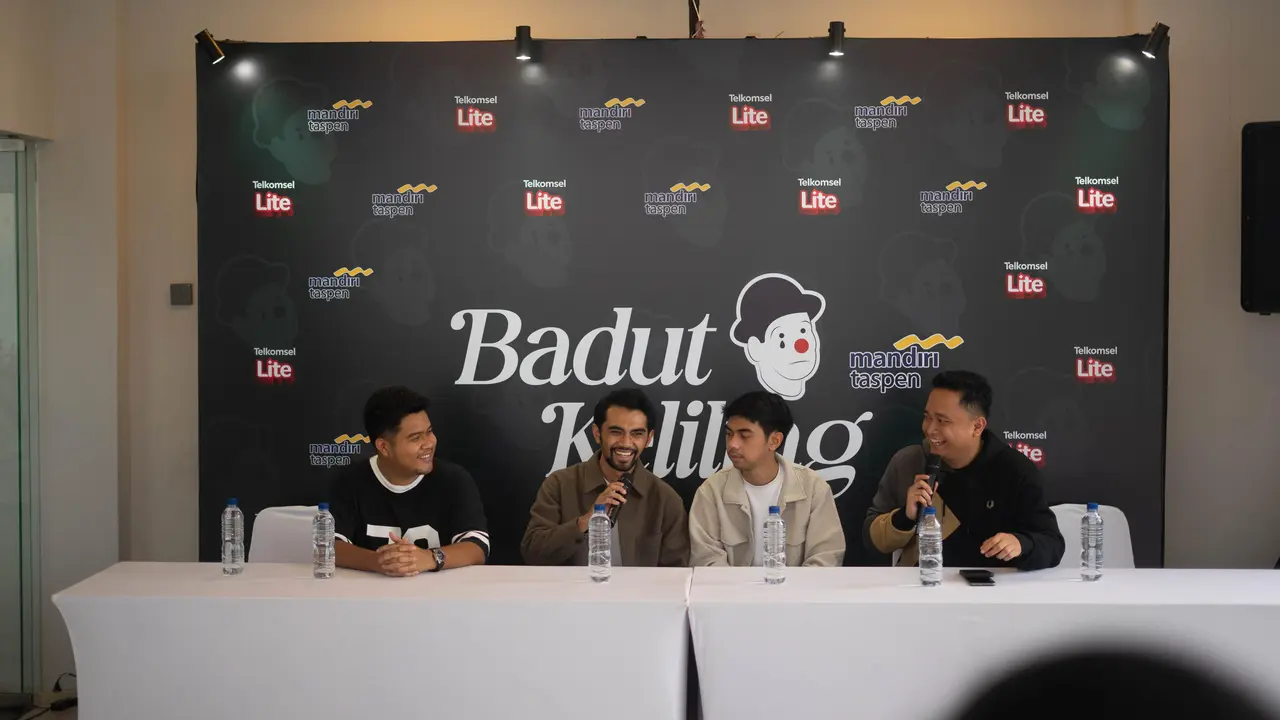 dbatlayar resmi mengumumkan tur perdana mereka bertajuk Badut Keliling.