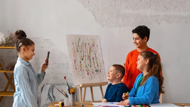 3. DIY Art Project Bersama [Dok/freepik.com]