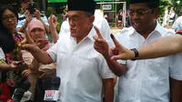 TPS 22 yang berada di SDN 2 Menteng, Jakarta Pusat menjadi tempat pemilihan oleh Ketua Umum Partai Golkar, Aburizal Bakrie.