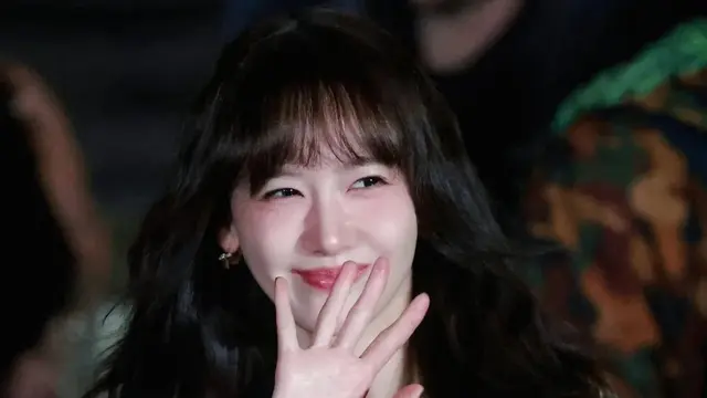 Yoona SNSD Pancarkan Aura Cute Maksimal dengan Poni Rata di London Fashion Week 2026