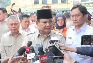 Prabowo Jenguk korban kecelakaan kereta api di Bekasi Timur