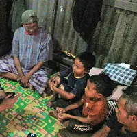 Cerita 2 Bocah Gowa Mengais Sisa Makanan di Upacara HUT RI