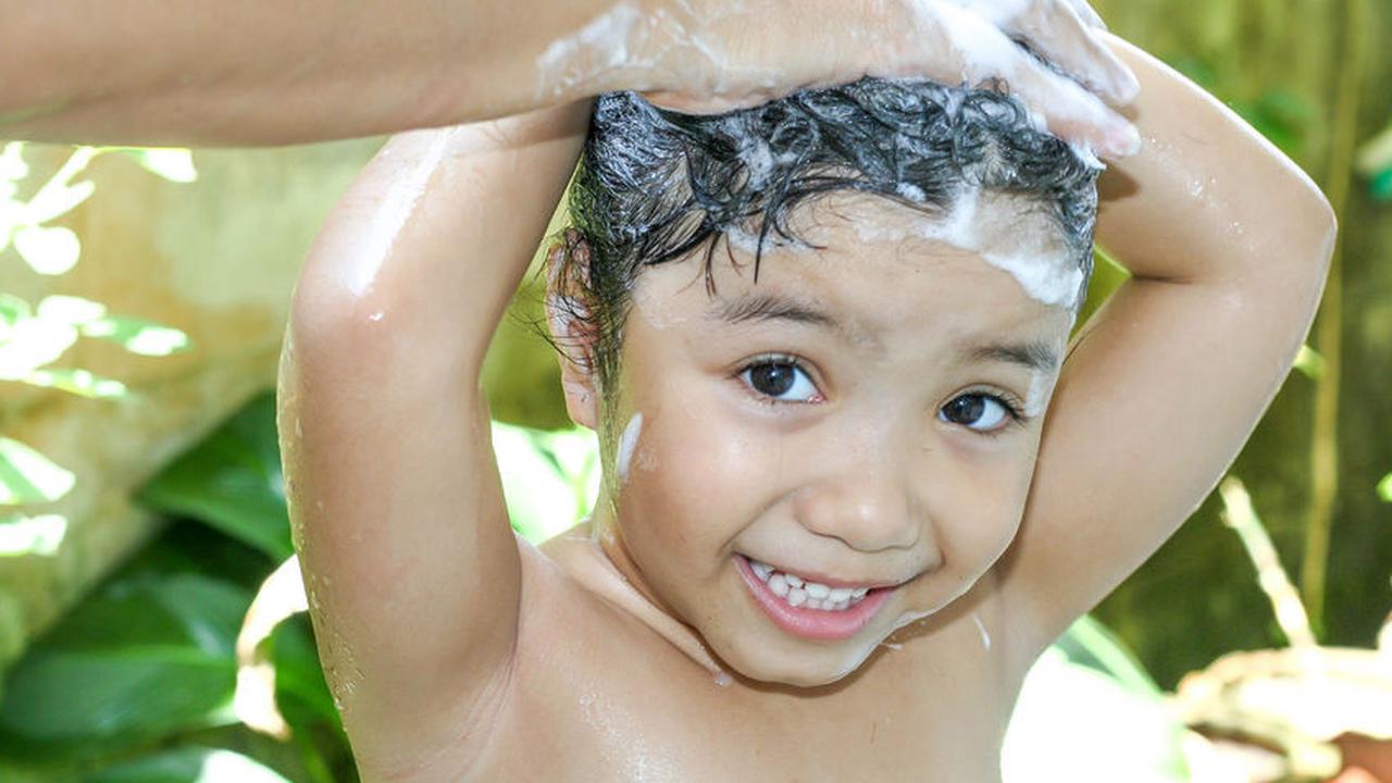 Merawat Rambut si Kecil agar Lebat dan Sehat