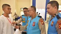 Ada Barcode khusus dalam tes kesehatan Penerimaan Anggota Polri di Polda Sulsel (Liputan6.com/Fauzan)