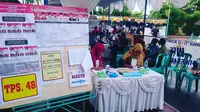 8 TPS di Bekasi didirikan secara berjajar untuk permudah pemilih Pilkada serentak.