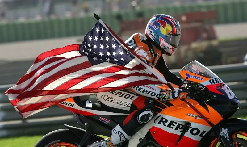 Mantan pebalap MotoGP, Nicky Hayden. (AP Photo/Bernat Armangue)