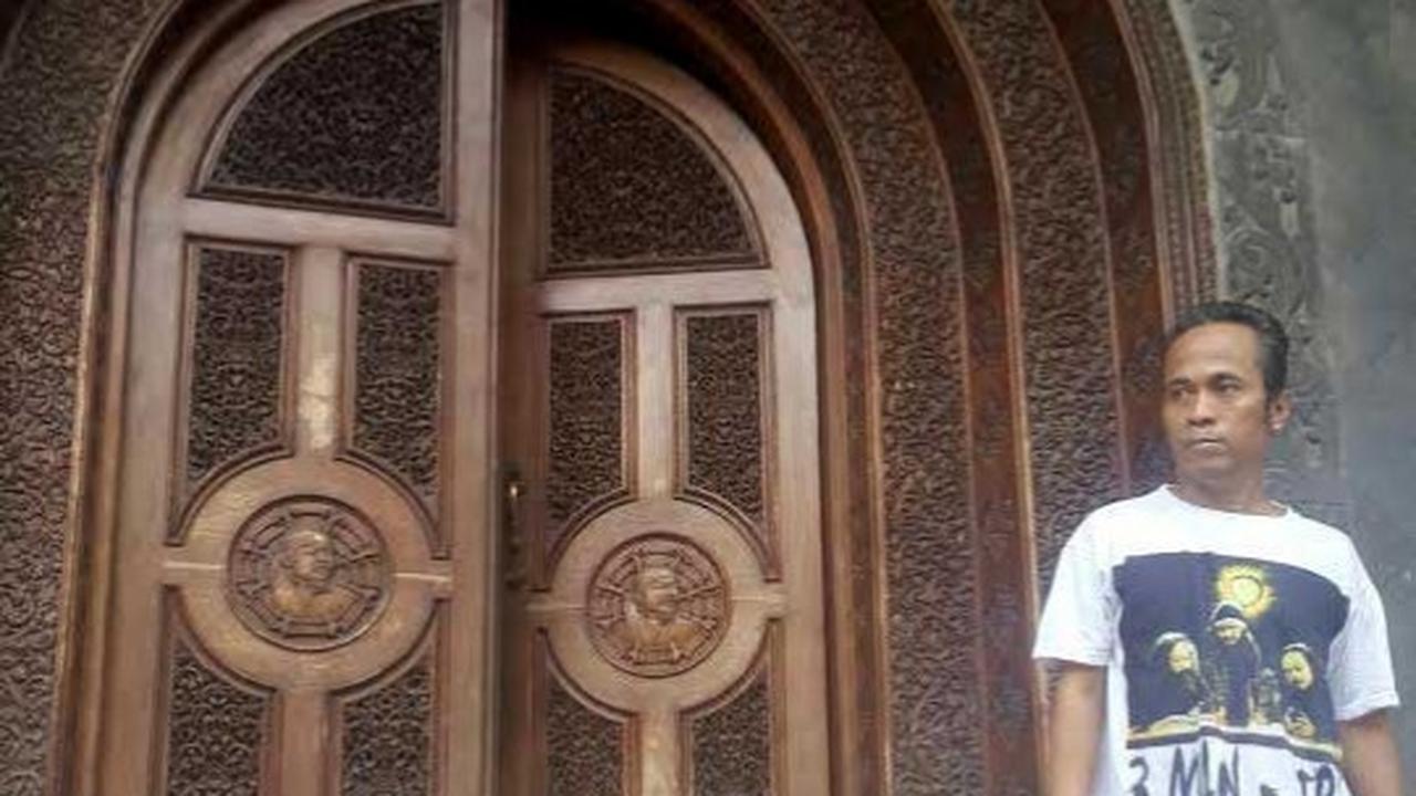 Penampilan Ki Joko Bodo dengan gaya rambut barunya