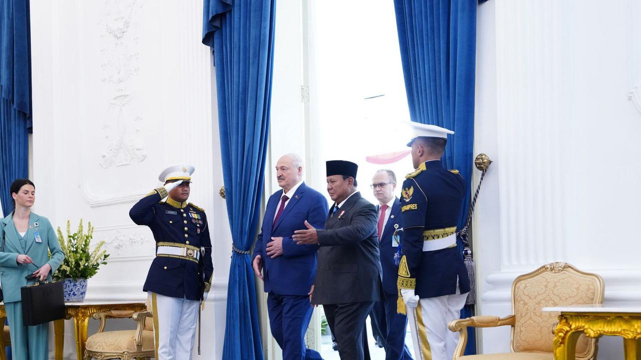 Diiringi Tari Enggang, Prabowo Sambut Presiden Belarus di Istana Merdeka