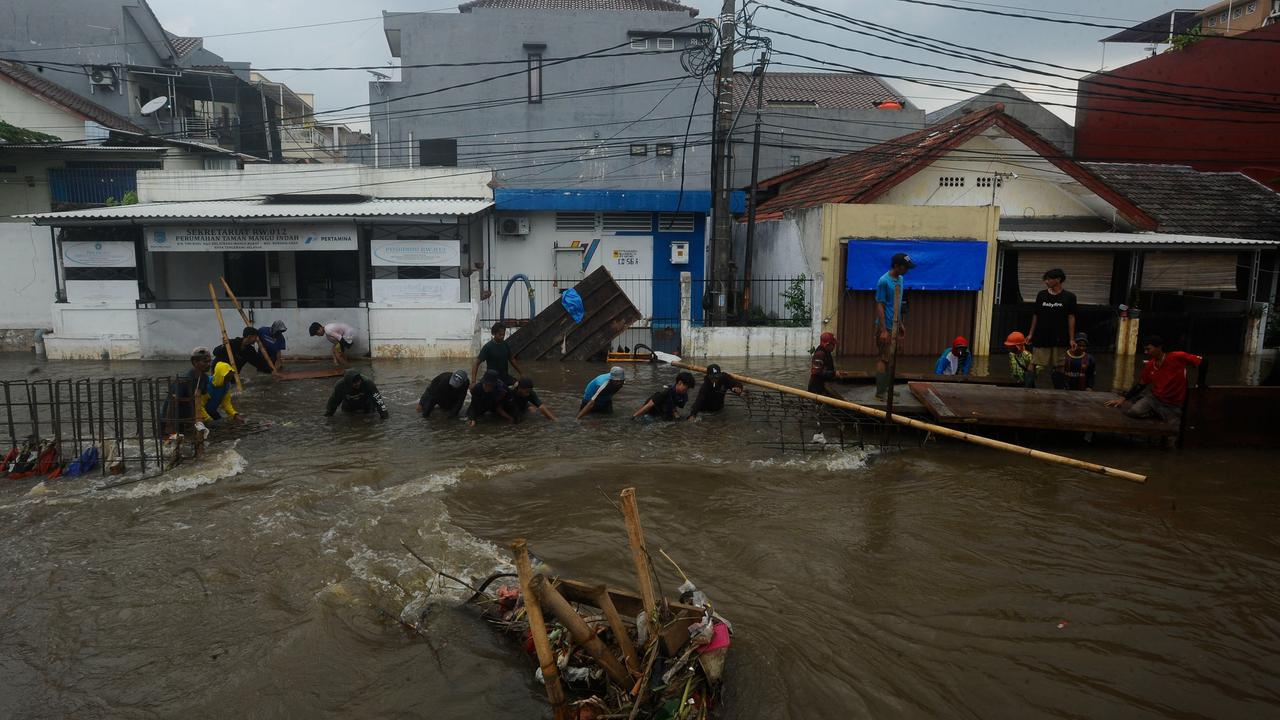 Banjir rendam Perumahan Taman Mangu Indah di Tangerang Selatan