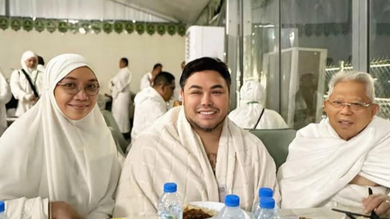 Potret Bahagia Ivan Gunawan Ibadah Haji Bareng Ma'ruf Amin, Cium Tangan Hingga Singgung Soal Protokoler