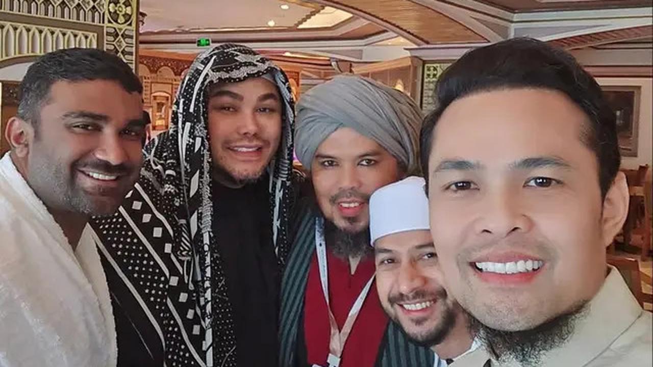 7 Potret Ivan Gunawan di Tanah Suci saat Visa Haji Furoda 2025 Tengah Disorot