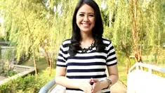 Banyak kejadian aneh yang terjadi di dunia, yang dirasa sangat tidak rasional oleh akal dan pikiran. Seperti beberapa pernikahan yang tidak masuk akal ini dan pemuda pedagang kembang tahu yang ganteng.