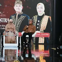 Wali Kota Tarakan, dr. H. Khairul, M.Kes., bersama Ketua Dekranasda Kota Tarakan, Sitti Rujiah Khairul, S.Keb.Bdn., turut hadir di hari ketiga Parade Wastra Nusantara. (Foto: dok. Adhib Mujadid)