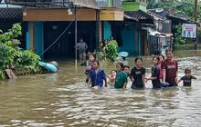 Penampakan Banjir Menerjang Empat Kecamatan di Kabupaten Tangerang, 725 Orang Mengungsi