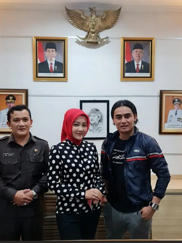 Charly Van Houten dan Atalia Praratya