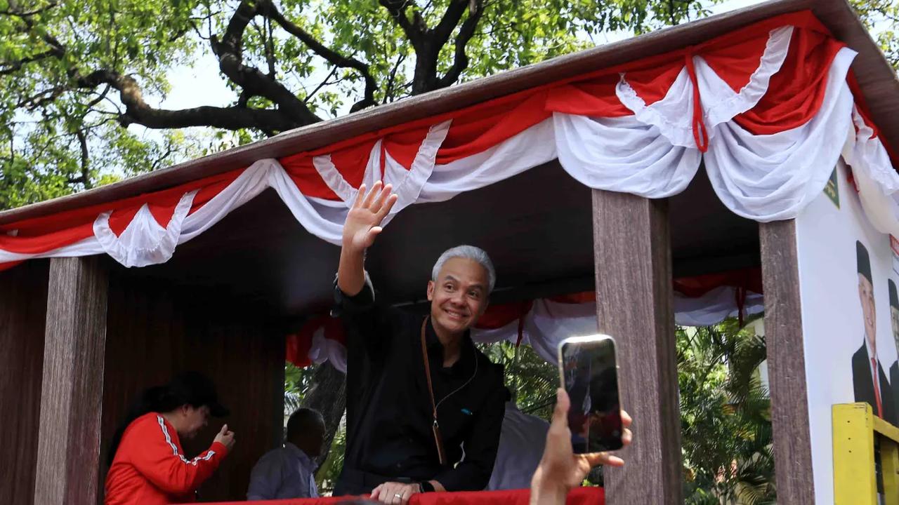 Kendati demikian, Ganjar menegaskan, dirinya tidak pernah takut dengan apa pun yang terjadi di Pilpres 2024. Begitupun dengan kekhawatiran adanya penggunaan fasilitas negara untuk menunjang Gibran di Pilpres 2024.<br>