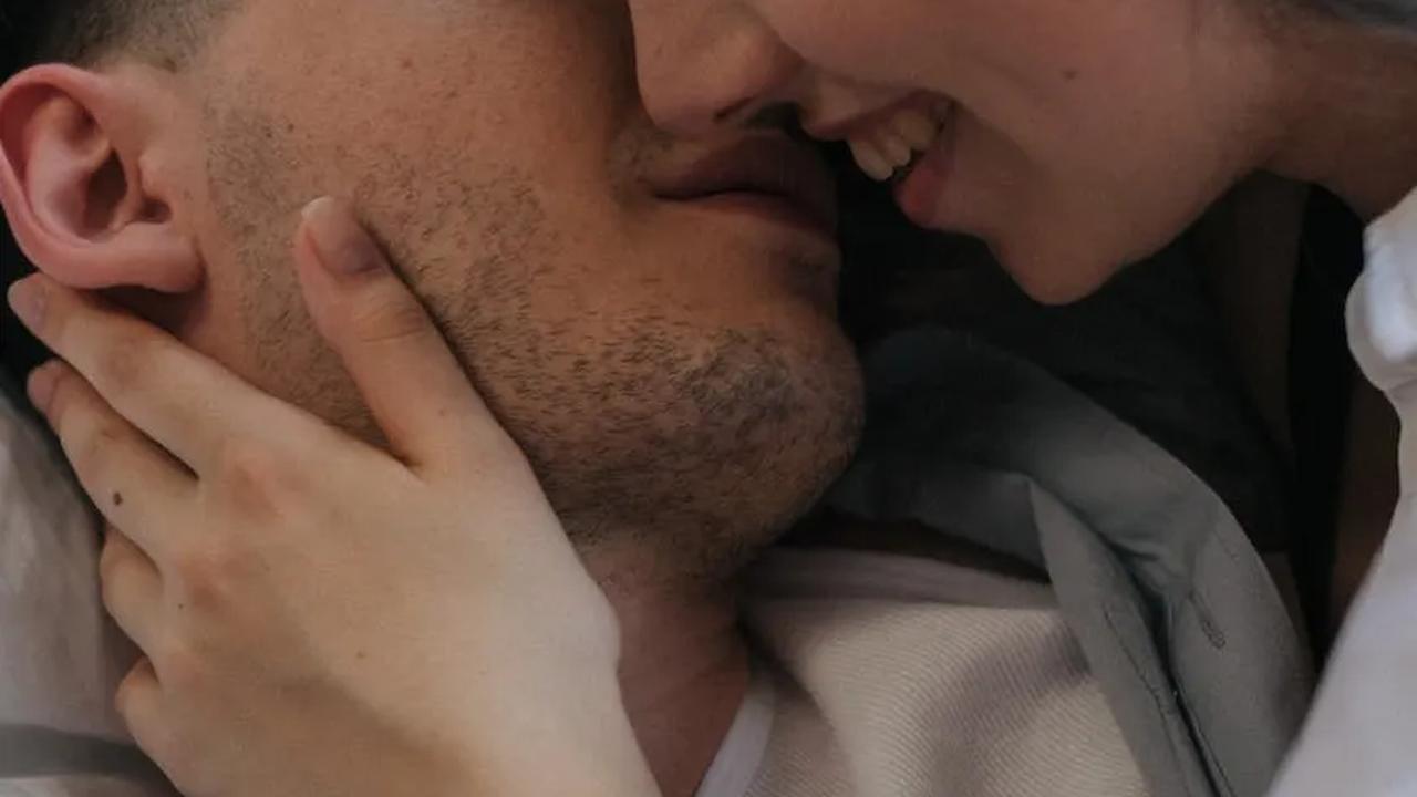 Dengan memahami fase ideal bercinta dan menerapkan trik foreplay yang menyenangkan, pasangan dapat menciptakan hubungan seksual yang sehat dan memuaskan.
