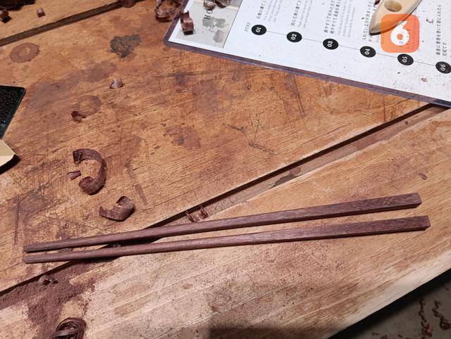 Tahap Terakhir Pembuatan Sumpit