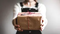 Ilustrasi kado natal (Foto: Unsplash.com/ Kira auf der Heide)