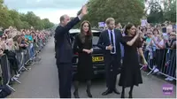 Pasangan Kate Middleton-William dan Meghan Markle-Harry Berjalan Bersama Menyapa Warga di Kastil Windsor.&nbsp; foto: Youtube 'The Royal Family Channel'