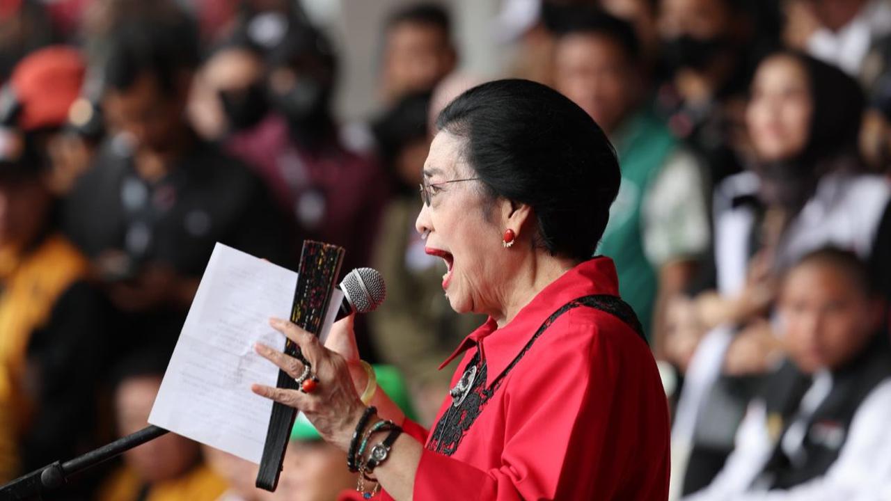 Megawati menyampaikan, dalam rangka menjaga pemilu berjalan demokratis, dirinya mengajak semua rakyat Indonesia melawan money politics hingga intimidasi.&nbsp;
