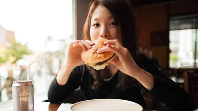 Kenapa makan junk food?/Copyright health.com