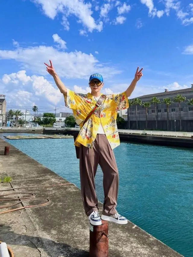 8 Potret Gaya Hypebeast Taeyong, Personel NCT Paling Modis yang Berulang Tahun Hari Ini