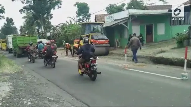 Jalur tengah pulau Jawa terus diperbaiki jelang arus mudik 2018. Beberapa pengerjaan dilakukan, seperti penambalan jalanan. 
