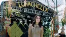 Luna Maya merayakan usia barunya dengan pesta ala konser Coachella, bertajuk “Lunachella” di Bali.  [Foto: Instagram/@gerrykrista]
