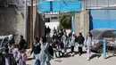 Badan Perserikatan Bangsa-Bangsa (PBB) untuk pengungsi Palestina, UNRWA, mengatakan Israel menutup tiga sekolahnya di Yerusalem timur yang diduduki. (AHMAD GHARABLI/AFP)