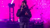 Khalid tampil di atas panggung dalam Festival Musik iHeartRadio 2023 di T-Mobile Arena pada 22 September 2023 di Las Vegas, Nevada. (Rich Polk/Getty Images untuk iHeartRadio/AFP)