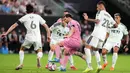 Messi adalah kasus langka seorang pemain yang masih aktif bermain tetapi namanya diabadikan sebagai nama tribun stadion oleh klubnya. (AP Photo/Lynne Sladky)