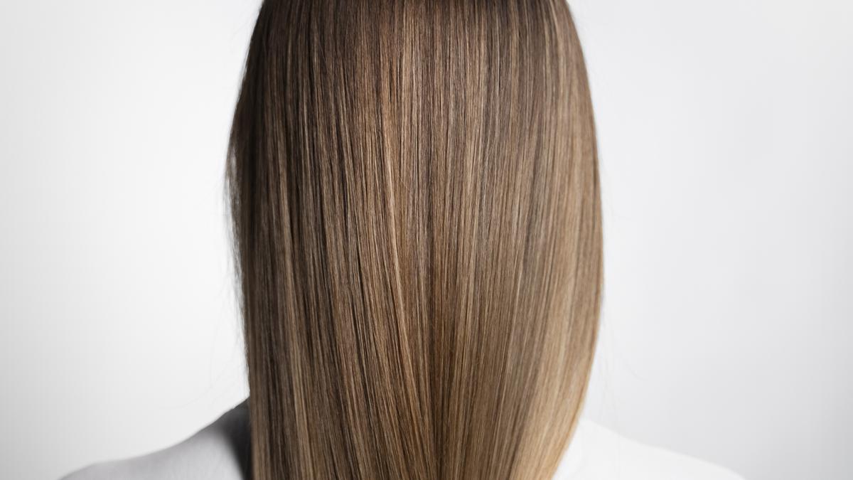 Tren Warna Rambut Alami Honey Brown untuk Usia 30–50 Tahun, Beri Efek Glowing pada Wajah dan Membuat Penampilan Terlihat Lebih Muda