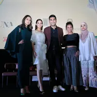 Luna Maya juga belum berpikir untuk meningalkan dunia hiburan. Perempuan 33 tahun itu masih menikmati dua bidang berbeda yang sedang dijalani belakagan ini. (Adrian Putra/Bintang.com)