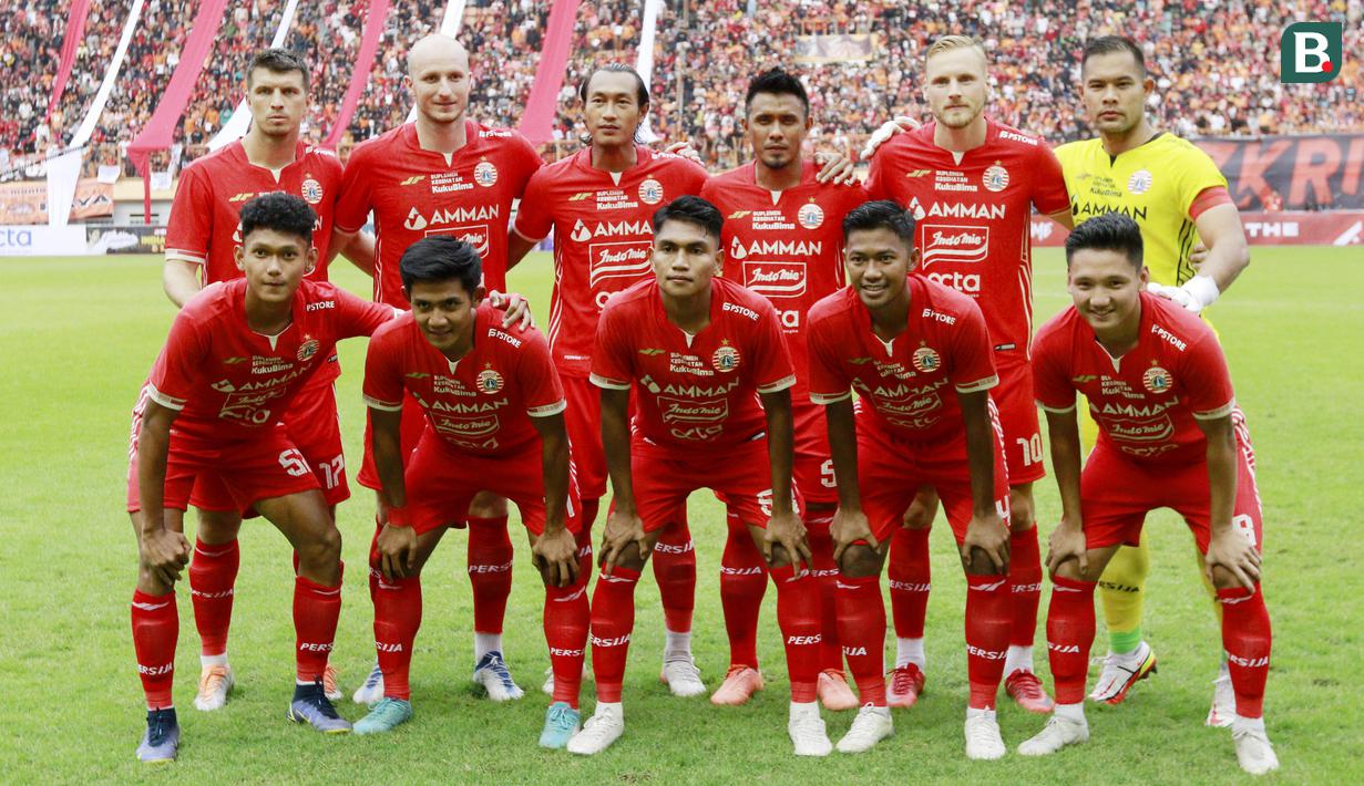 Persija Jakarta beretengger di posisi puncak dengan nilai skuad tertinggi di BRI Liga 1. Tim Macan Kemayoran memiliki 36 pemain dan total harga pasaran mencapai Rp108,81 miliar. Klub kebanggaan warga ibu kota ini memiliki rata-rata harga pasaran pemain hingga Rp3,02 miliar. (Bola.com/M iqbal Ichsan)