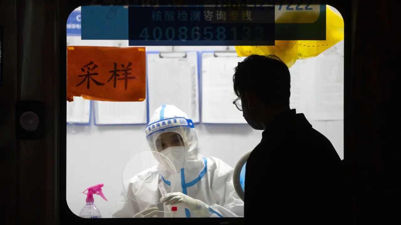 Akibat Lockdown, Pekerja Tinggalkan Zona Industri Kota Zhengzhou di China